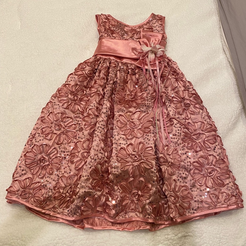 Girls dress. Pink. Size 4. Worn once.